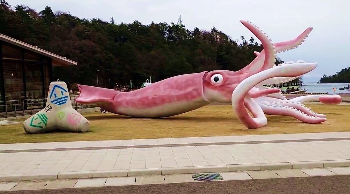 Squid Statue 