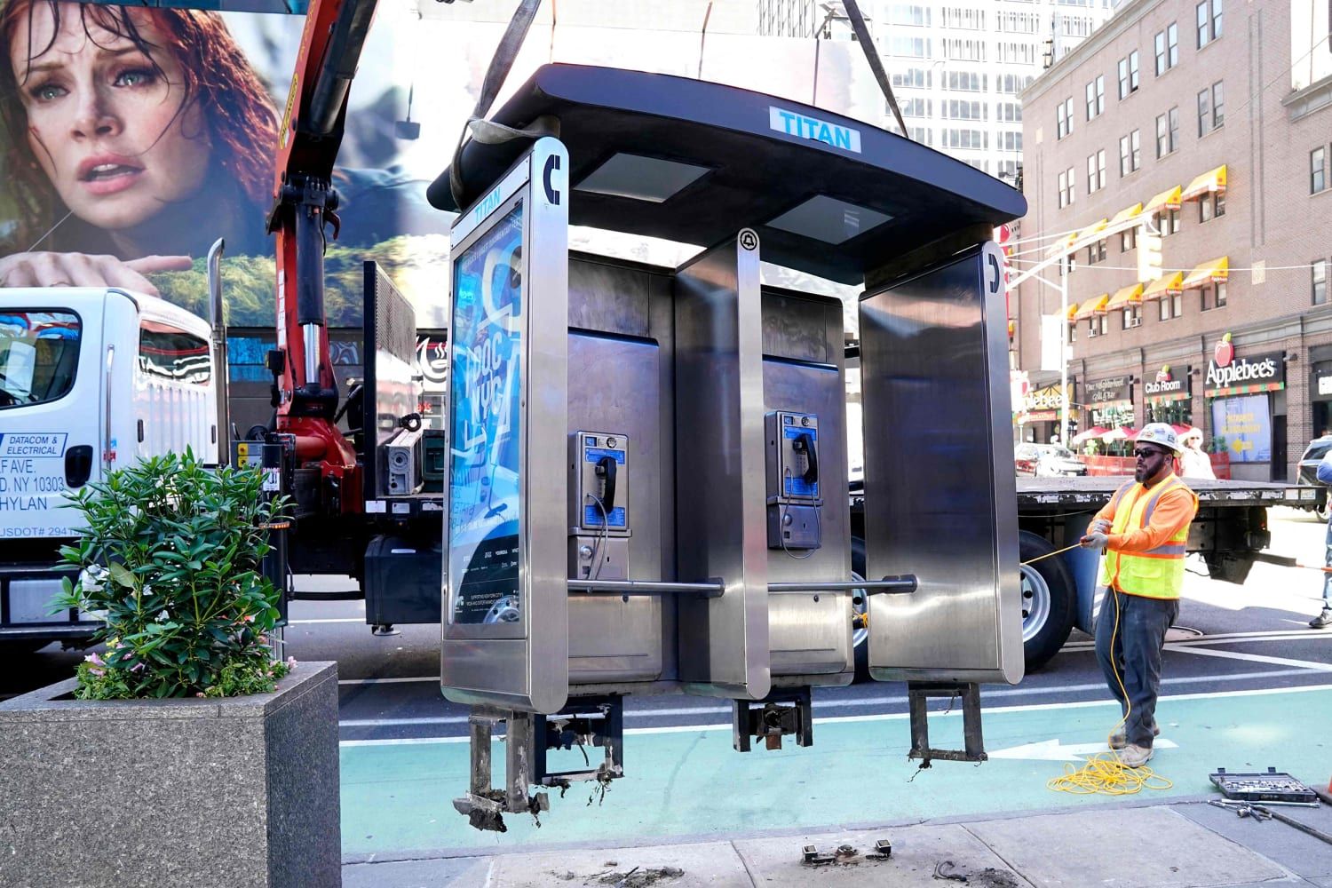 End of an era: Last street payphone in New York City removed