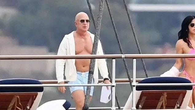 Bezos seen on $500-mn yacht amid Amazon's 9,000-staff layoff plan