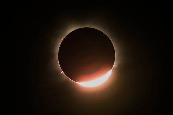 Astronomical spectacle on April 8: Interesting facts about total solar eclipse