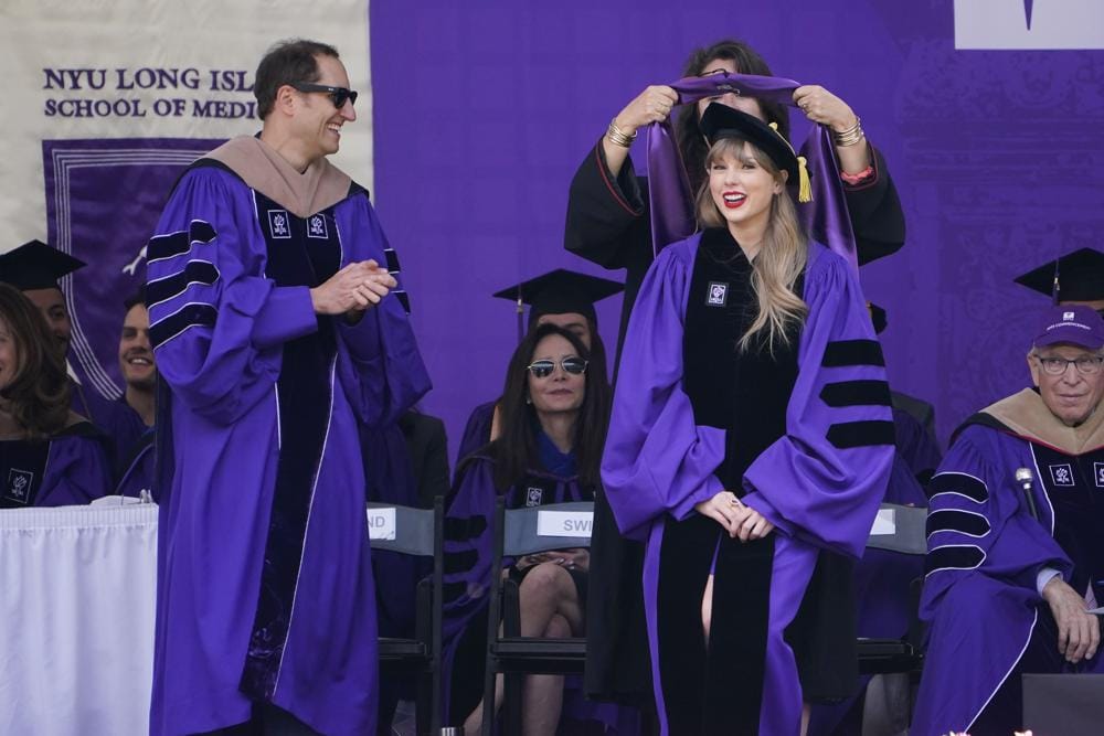 Taylor Swift gets an honorary degree from NYU 