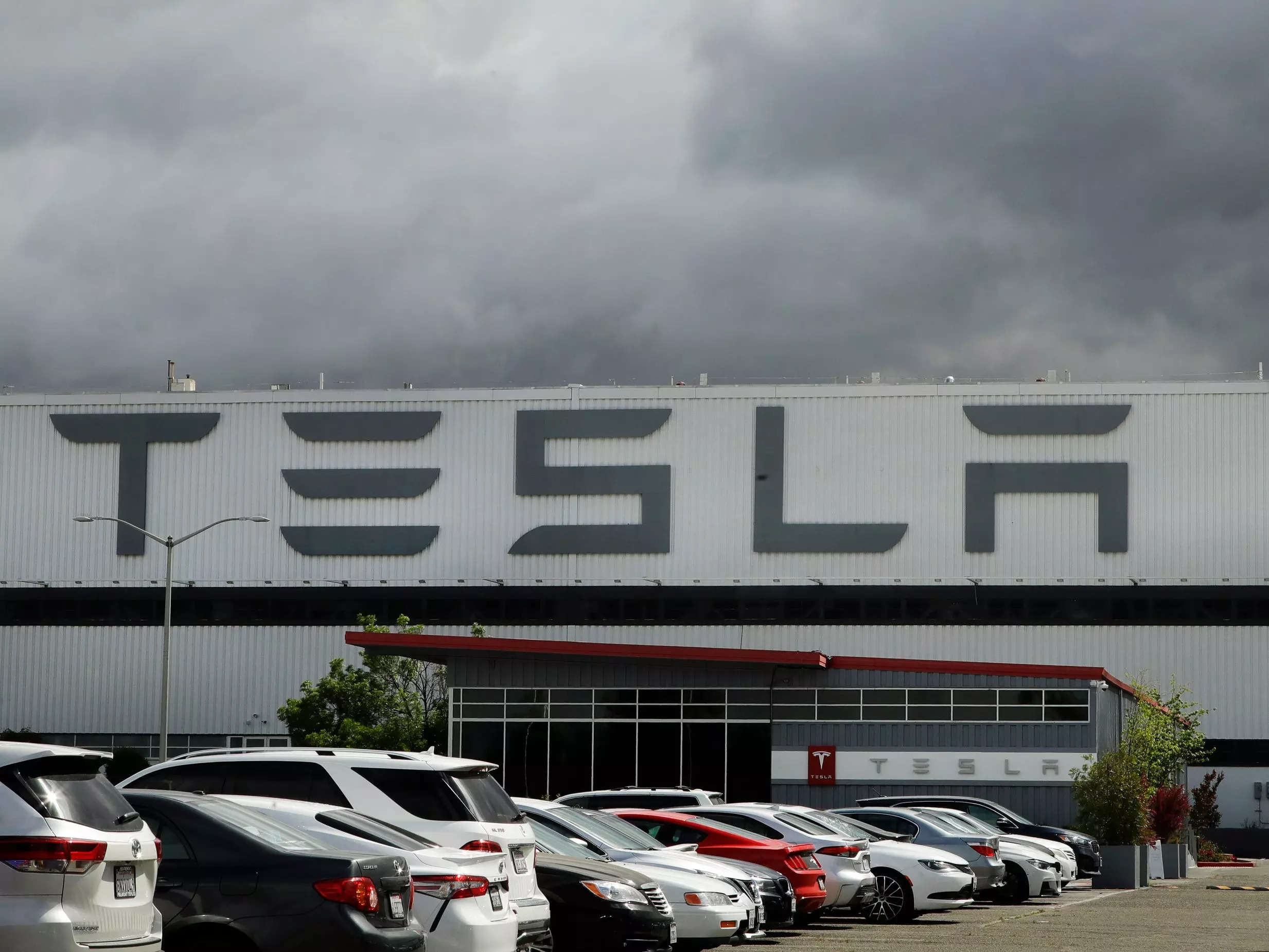 Tesla sued for sexual harassment at the Fermont facility
