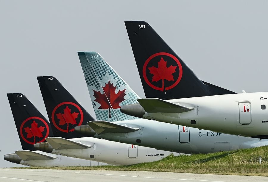 Air Canada: 49-year-old disabled man drags himself off plane as airline didn`t provide wheelchair