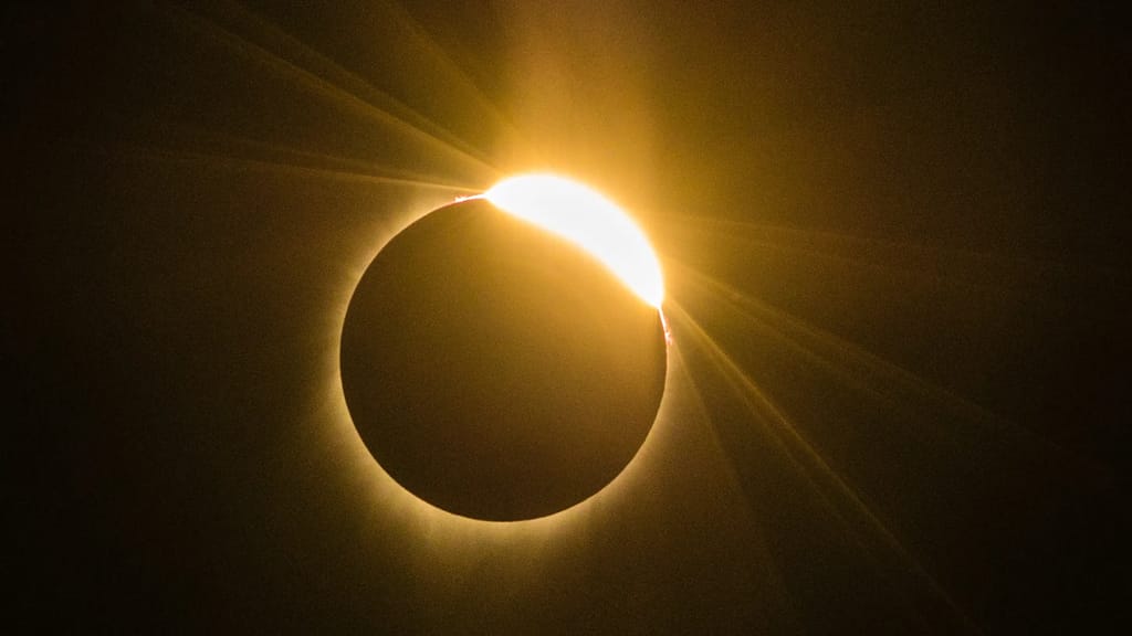 How to watch the total solar eclipse online?