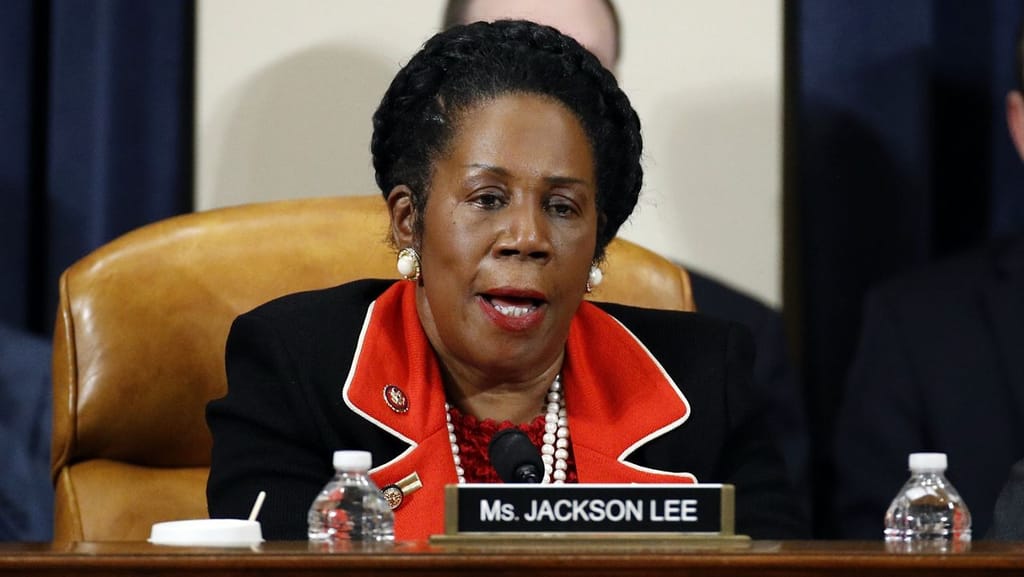 Rep. Sheila Jackson Lee criticized for spreading misinformation to students by claiming 'Moon made of gases'