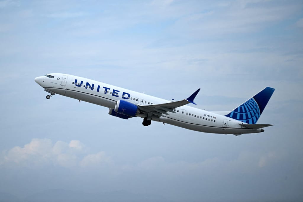 United Airlines blames Boeing blowout case for $200 million hit in earnings