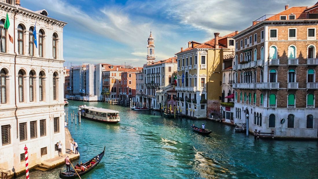 Italy's Venice becomes the world's 1st city to announce an entry fee for tourists