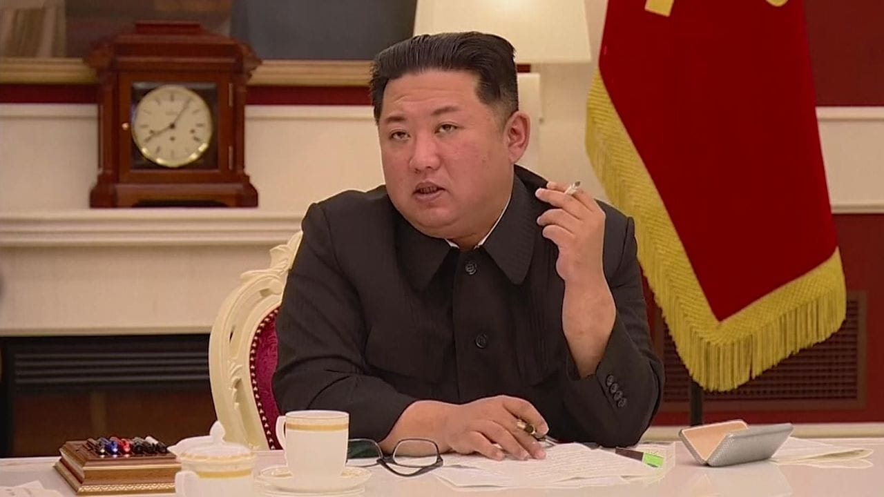 Kim Jong Un in a ‘vicious cycle' of boozing and smoking, weighs over 300 pounds: Report