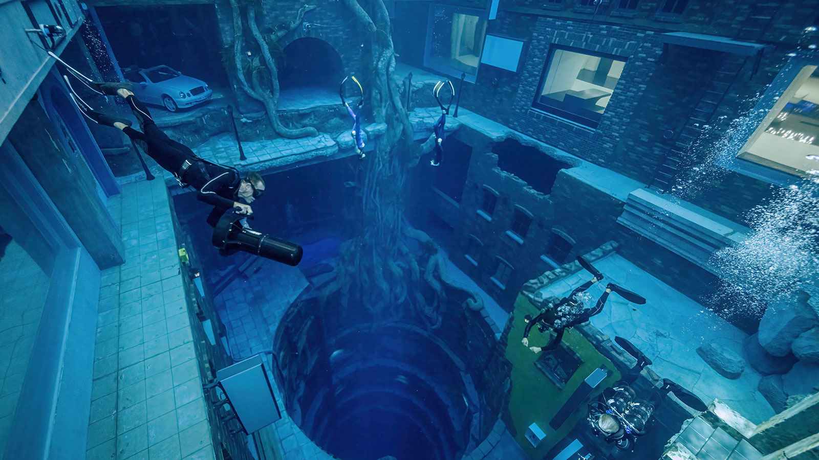 Deep Dive Dubai: The world’s deepest pool is open to the public