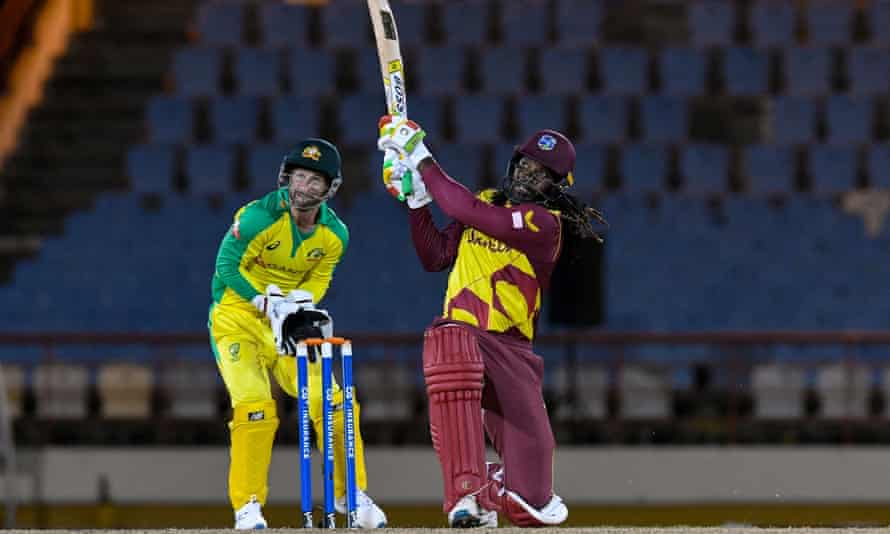 Chris Gayle becomes the first batsman to smash 14,000 runs in T20 cricket