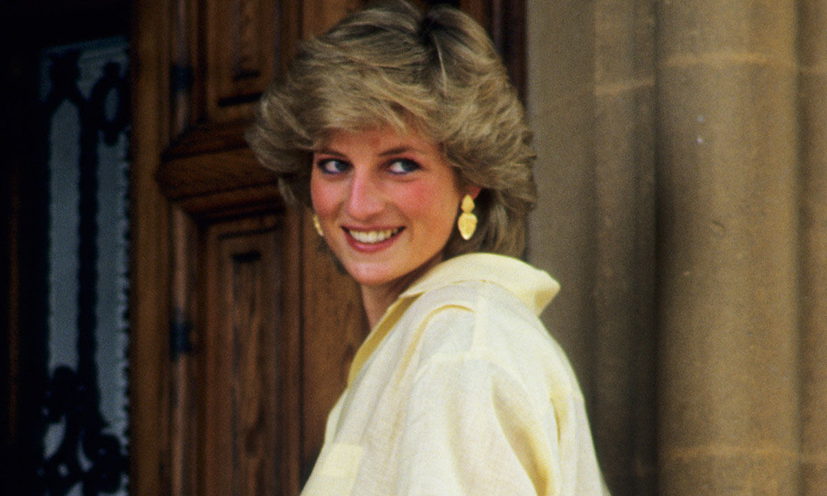 Princess Diana’s engagement present by Prince Charles sells for $72,000