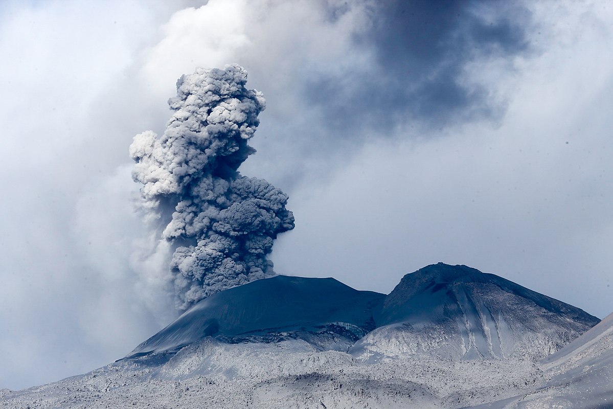 A rare natural event in Alaska sees 3 volcanoes erupting at the same time