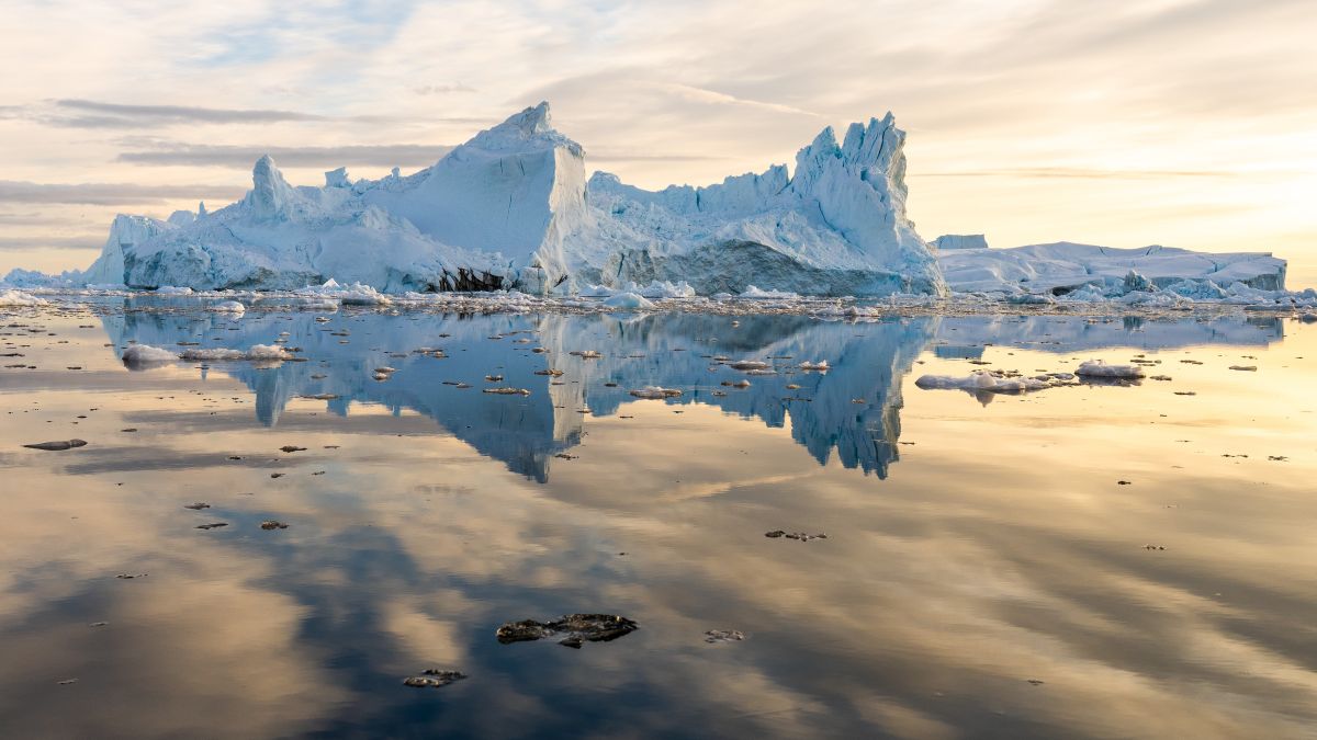 Greenland summit receives rain instead of snow for the first time ever