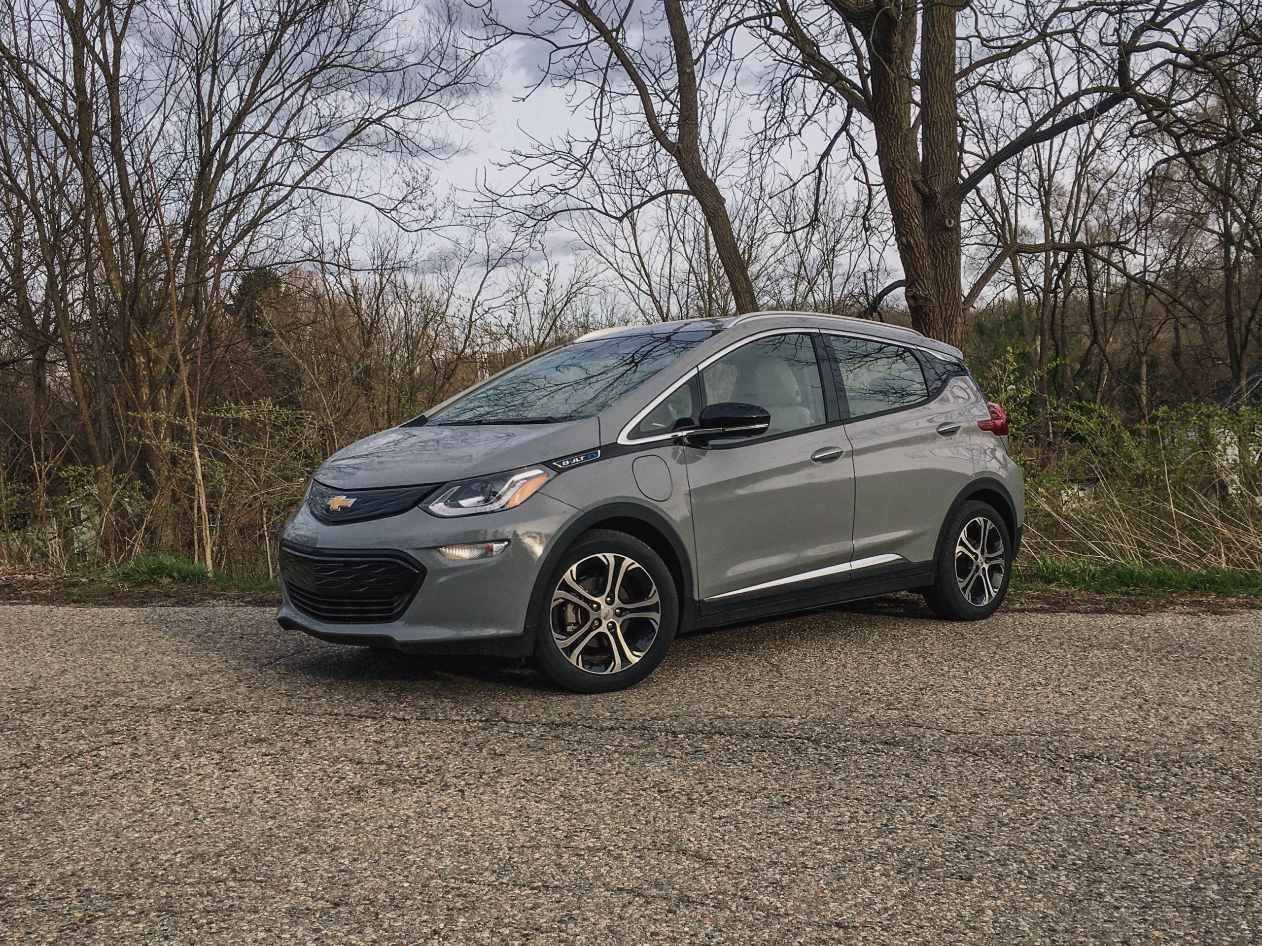 GM advises Bolt EV owners to park 50 feet away from other vehicles