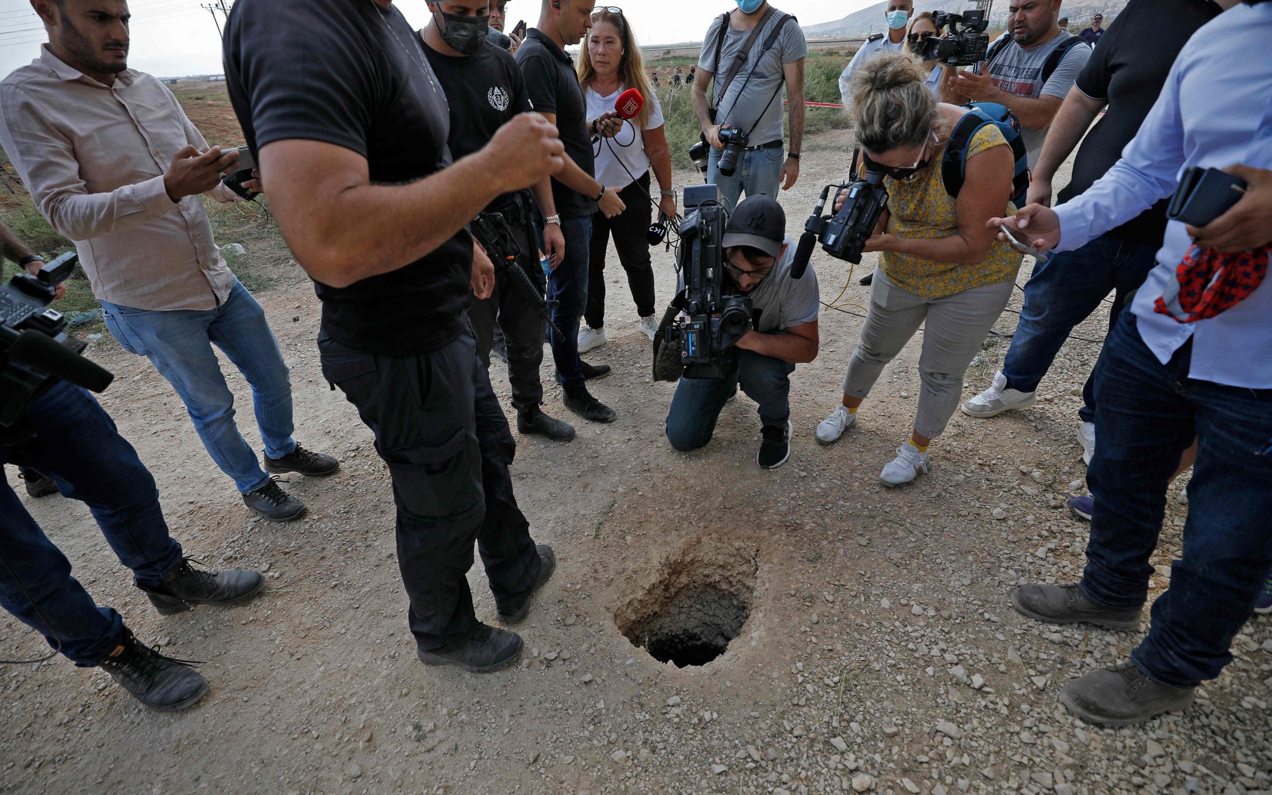 Used spoon to dig a hole: Six Palestinian prisoners escape Israeli jail through a tunnel