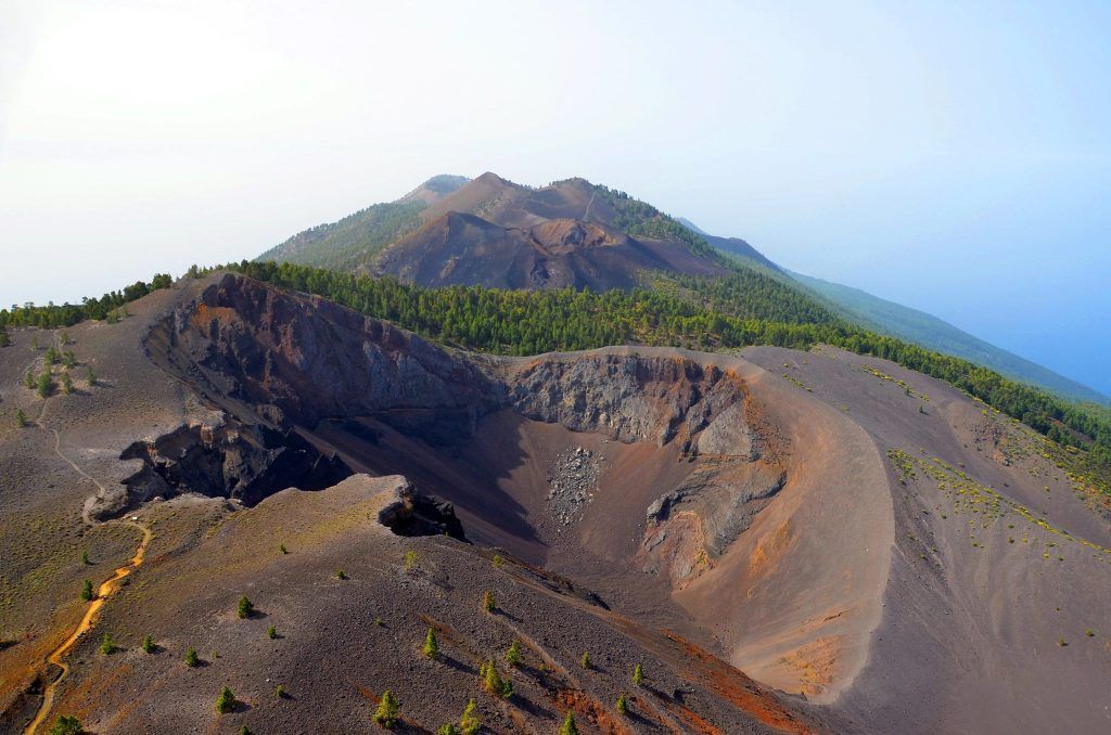 4,222 earthquakes hit Spanish island; volcanic eruption alert issued