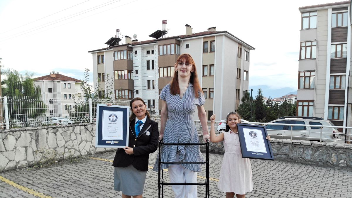 Turkey’s Rumeysa Gelgi confirmed as the world’s tallest woman living