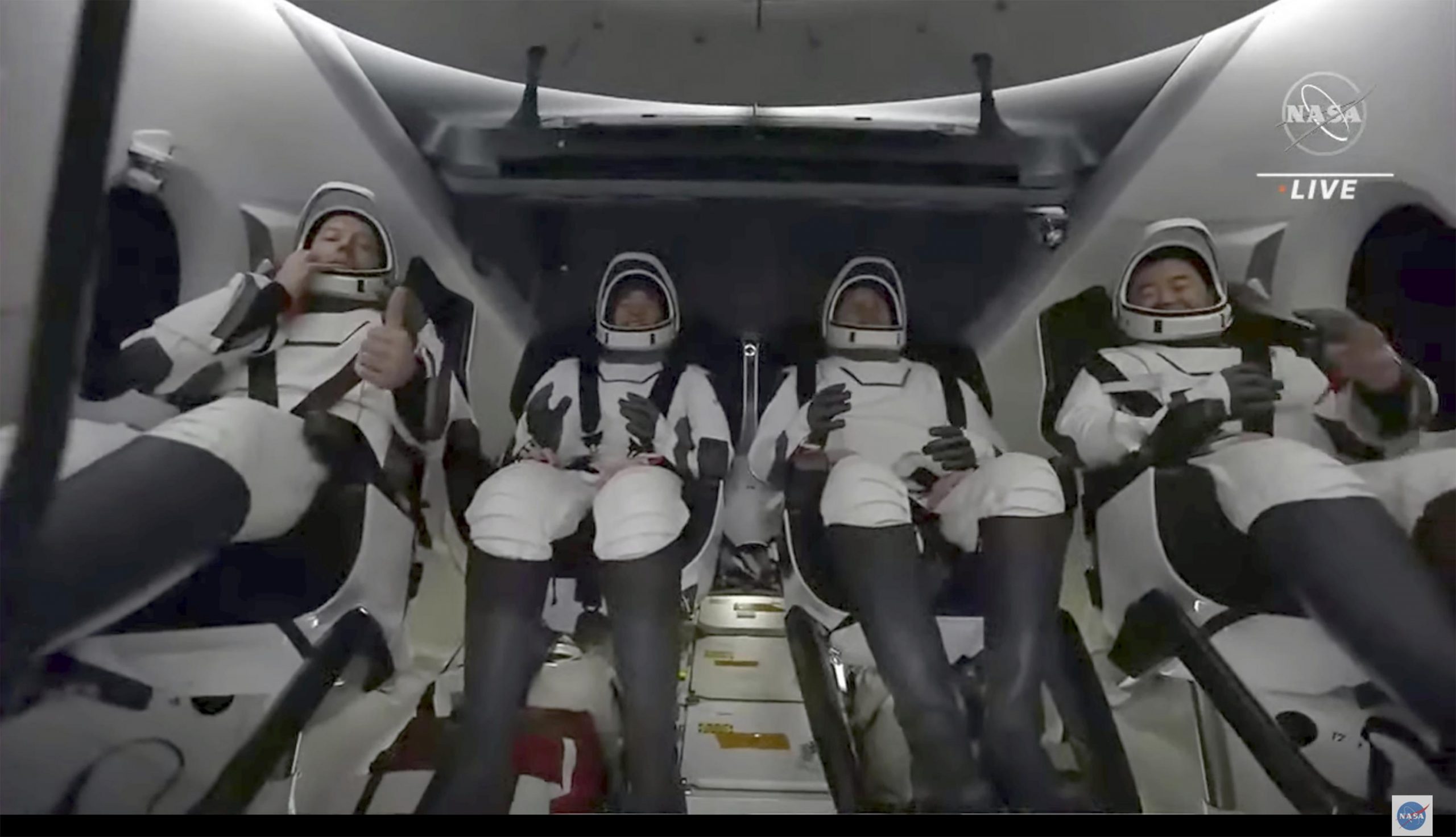 SpaceX returns 4 astronauts to Earth, ending a 200-day flight