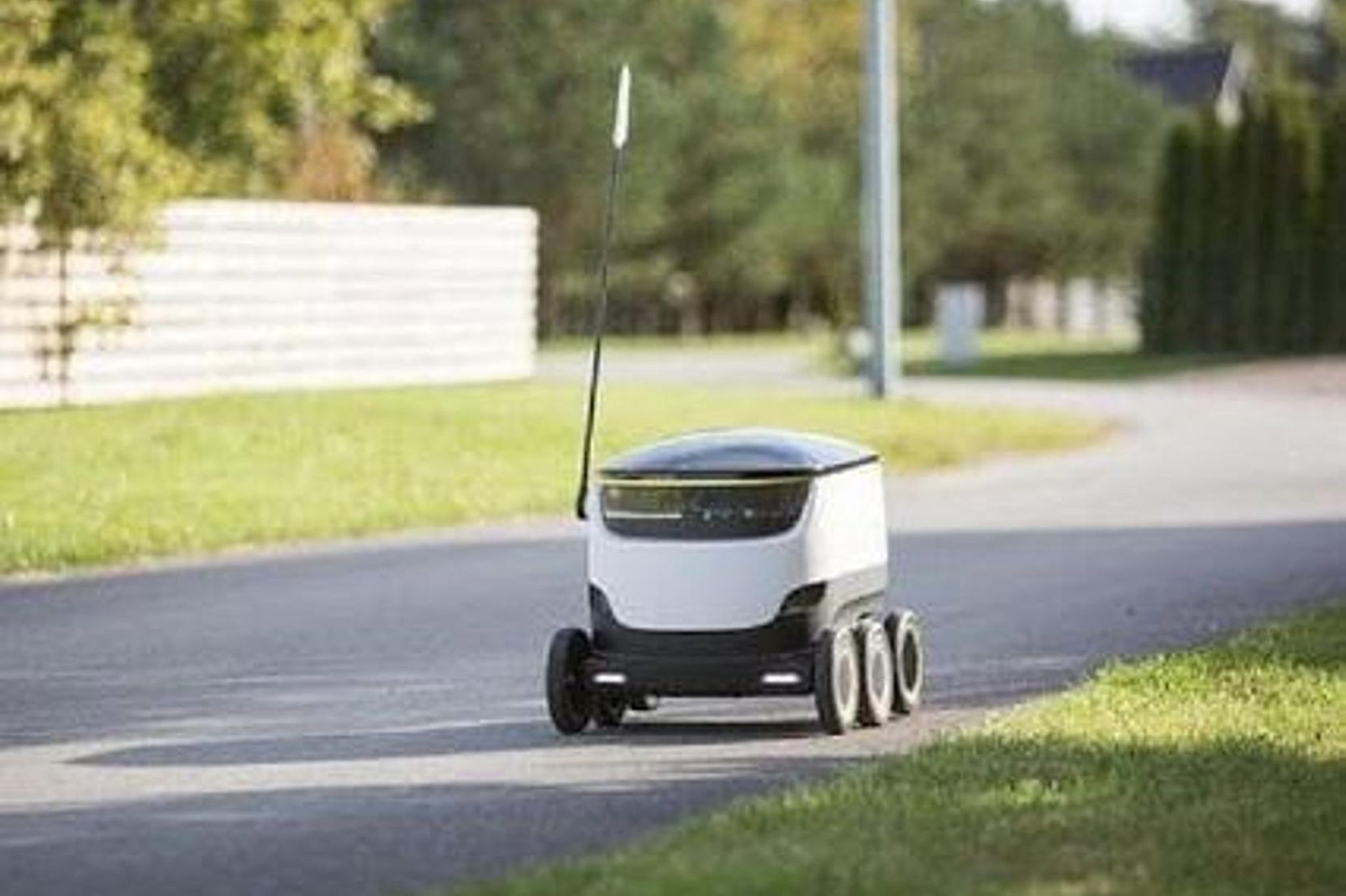 Electric Delivery Robots cut emissions by saving 280,000 car trips in this UK town