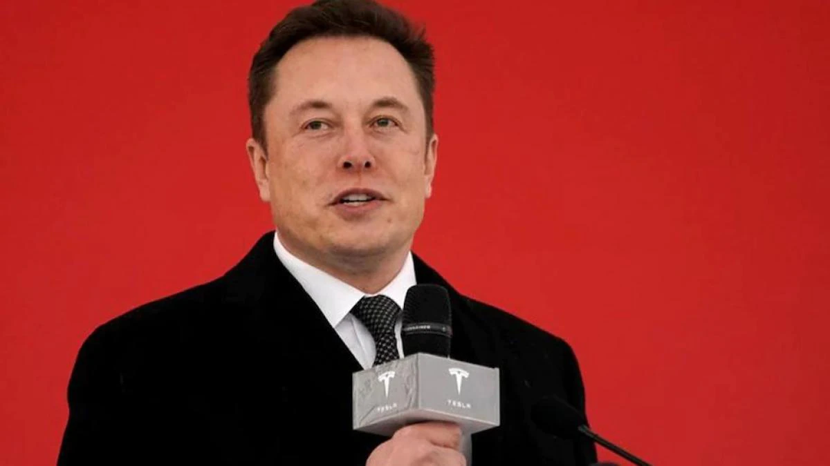 Elon Musk sells $1.1 billion worth of his Tesla shares