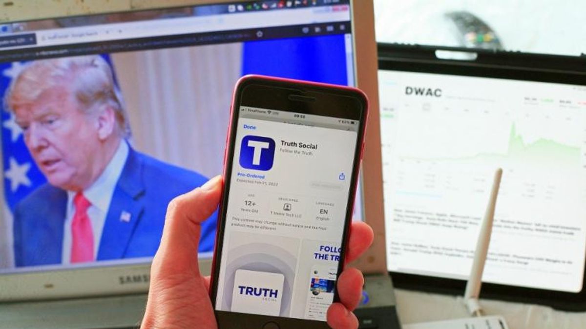 Donald Trump’s ‘Truth Social’ high in demand, becomes top downloaded app on Apple App Store 