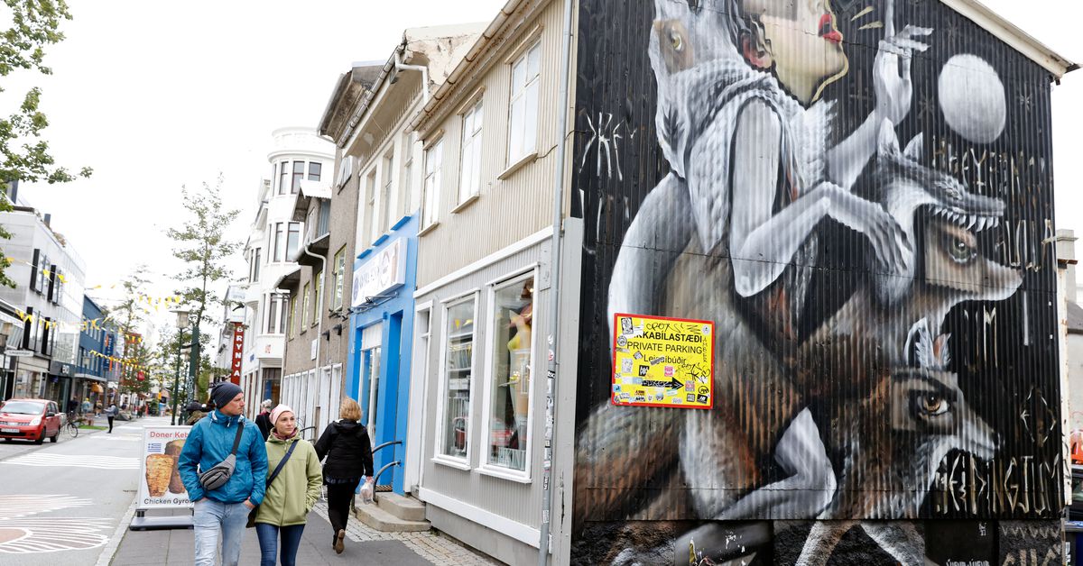 Iceland lifts restrictions, says it wants ‘as many people as possible’ to get COVID-19