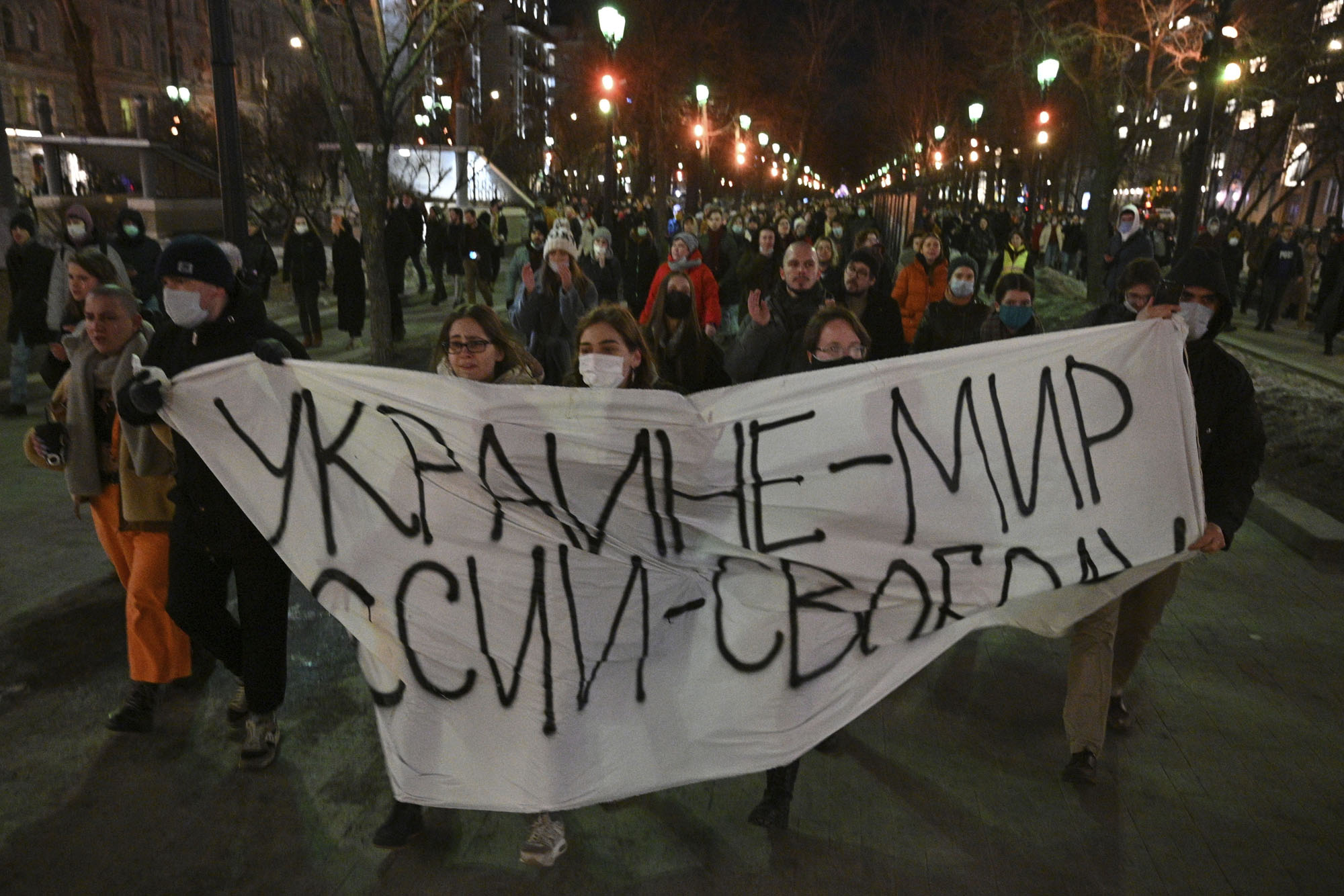 Police arrest thousands in Russia during ‘anti-war’ protests, threaten them with ‘legal ramifications’