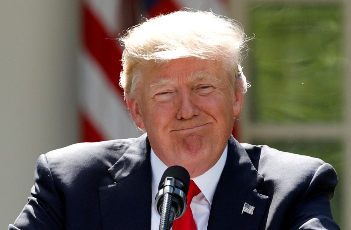 Plane carrying Donald Trump made an emergency landing