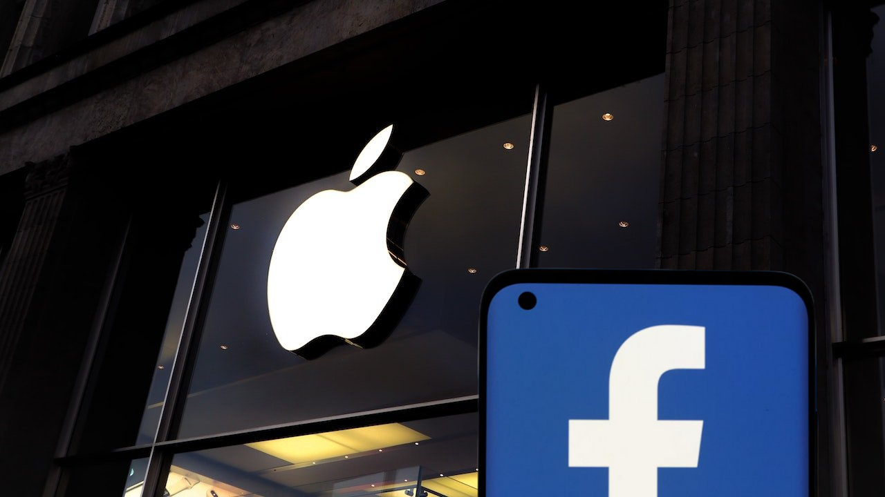 Apple, Meta gave user data to hackers pretending to be govt officials: Report
