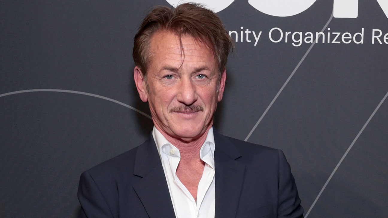 Sean Penn escapes Ukraine on foot; walks miles towards the Polish border