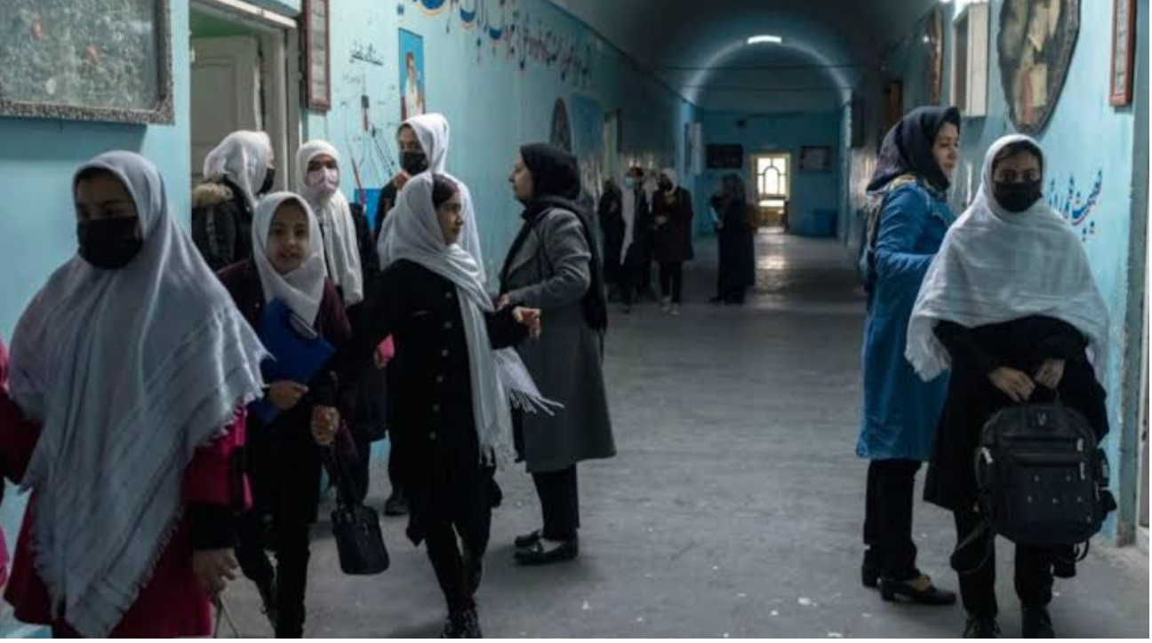 The Taliban closes Afghan girls’ schools hours after reopening