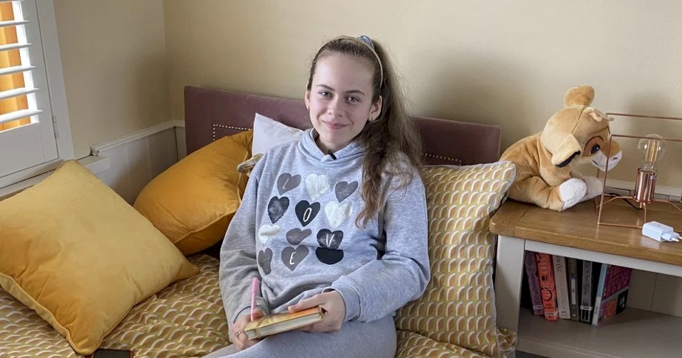 Diary of 12-year-old Ukrainian girl penning her journey from war-torn Kharkiv to Dublin to be released