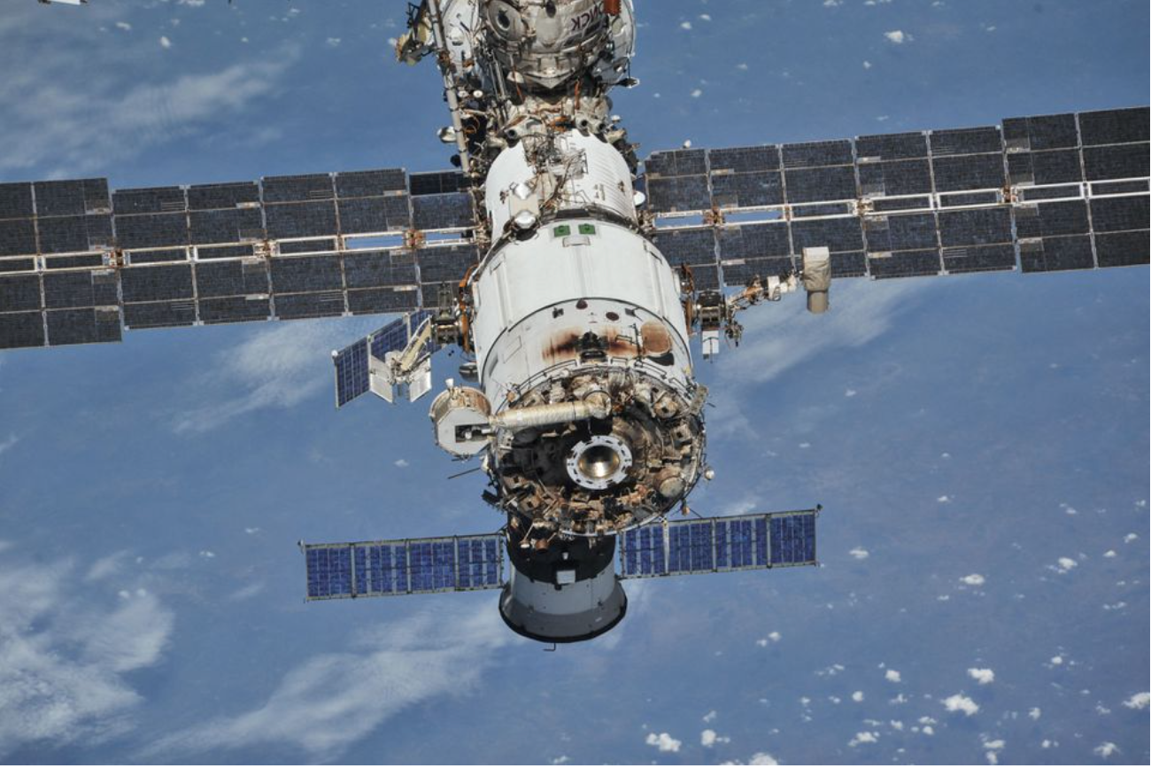 Astronauts aboard ISS conduct experiments using AI