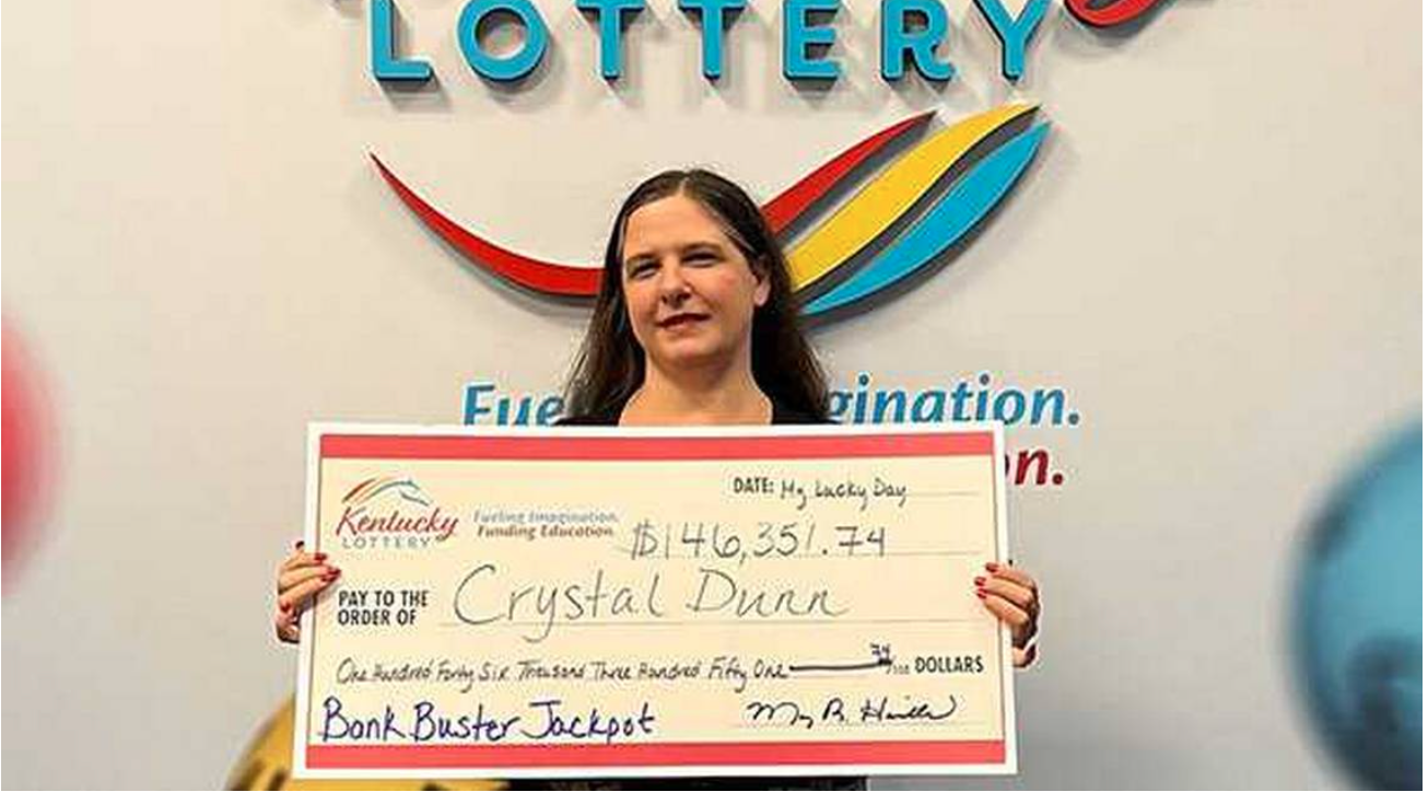 Woman wins big Kentucky Lottery prize, then passes out gift cards to random strangers