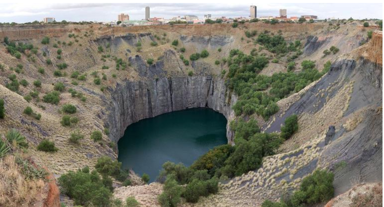 Chile’s sinkhole grows large enough to swallow France’s Arc de Triomphe