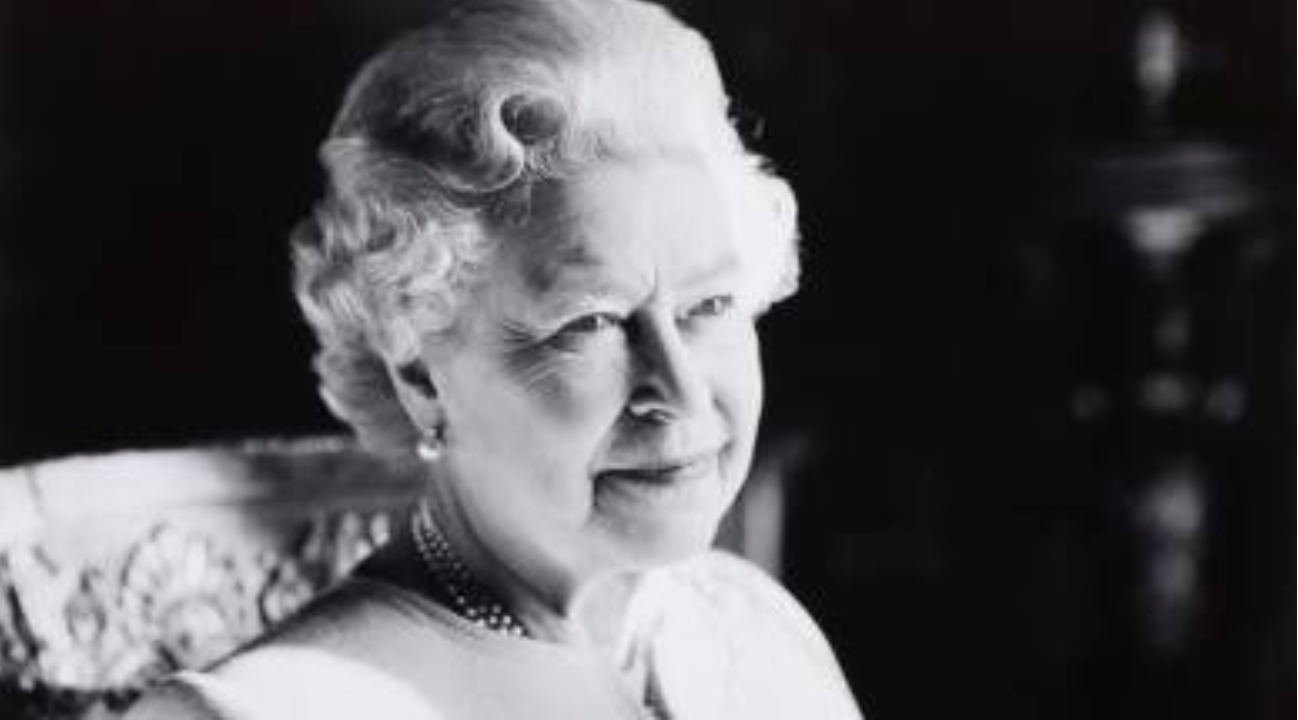 The story behind the black-and-white photo used to announce Queen Elizabeth II’s passing