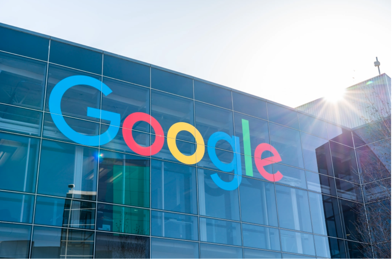 US justice department accuses Google of paying billions annually to illegally remain top search engine