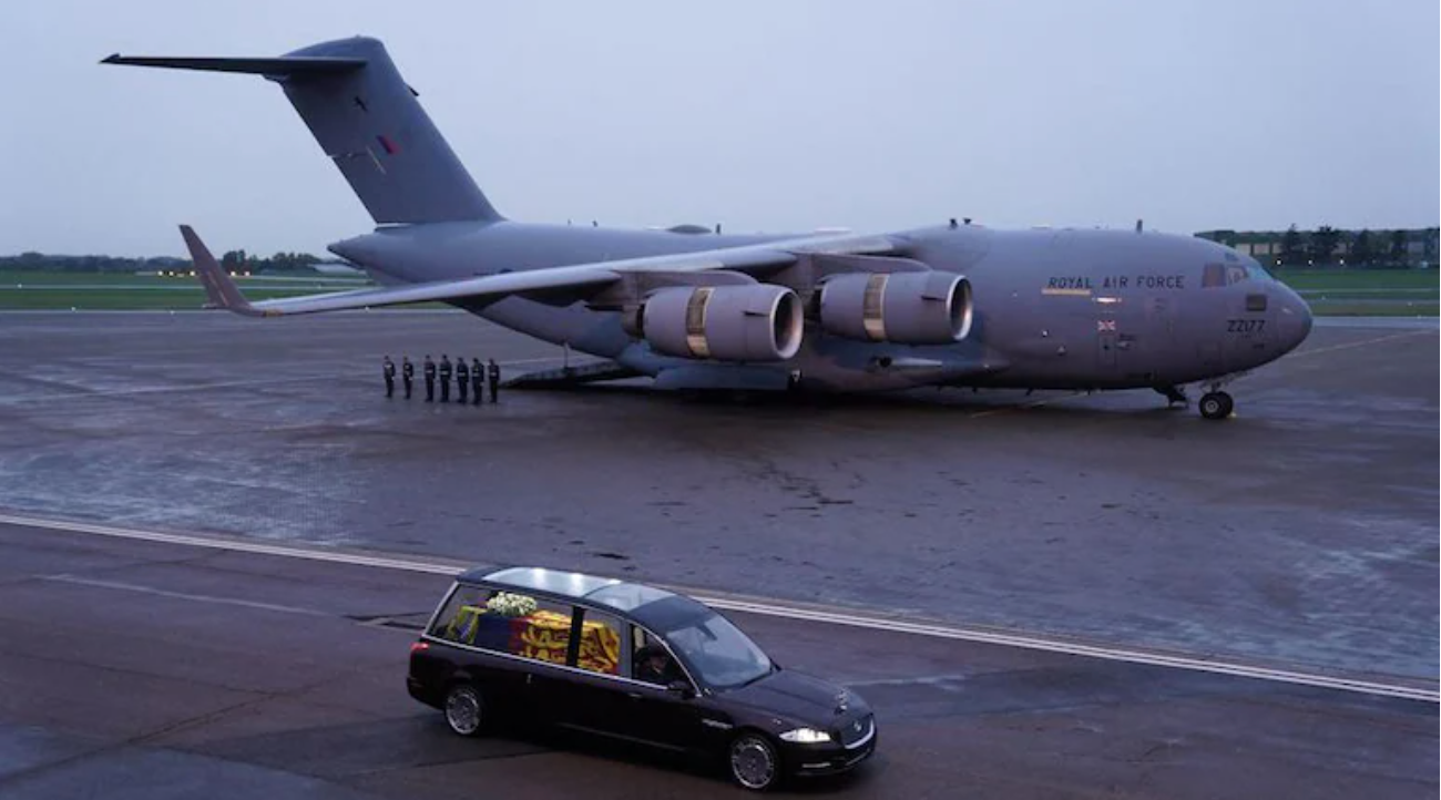 Queen’s last flight becomes the most tracked flight in history with over 5 million views