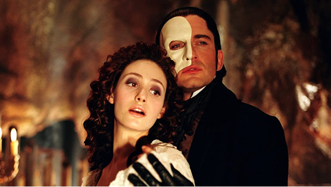 Longestrunning Broadway show 'Phantom of the Opera' to close on