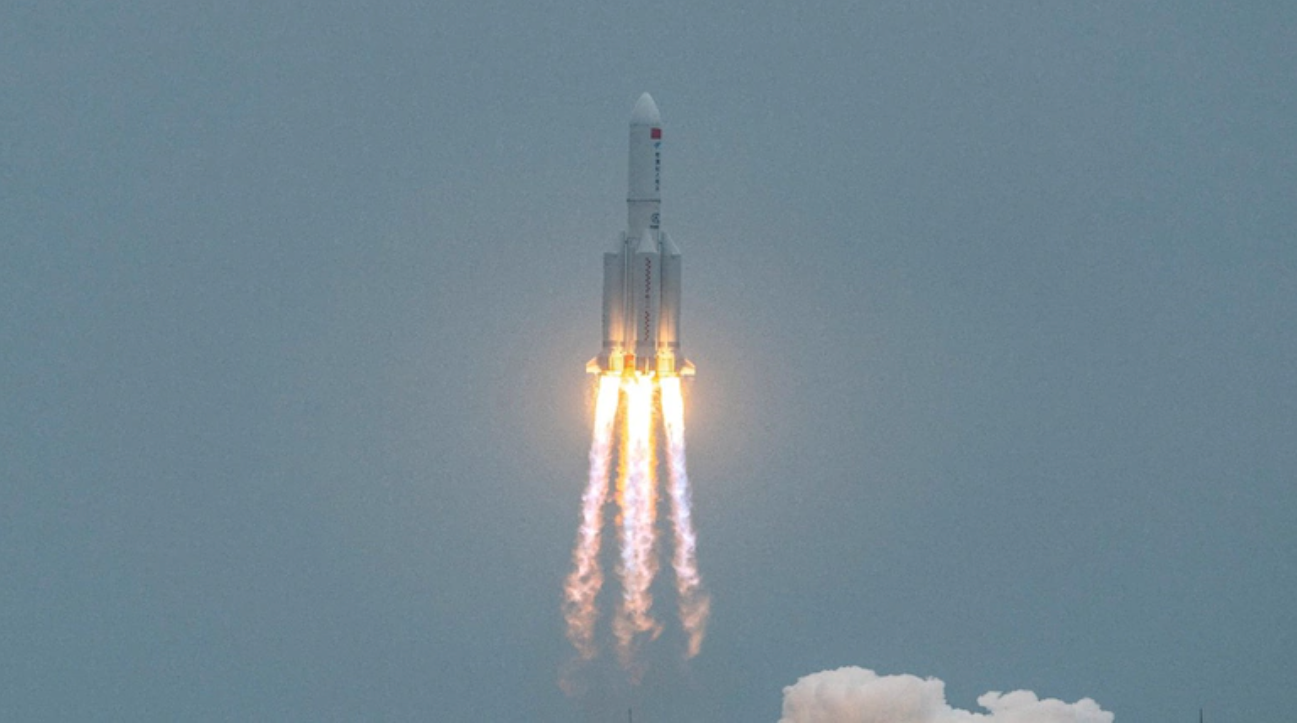 22,500-kg part of a Chinese rocket, the size of 10-story building, likely to crash on Earth