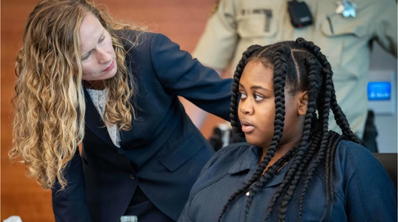 Iowan teen Lewis who killed her alleged rapist escapes from probation center