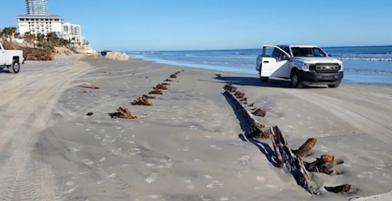 80 feet object discovered at Florida beach, Prompts Investigation