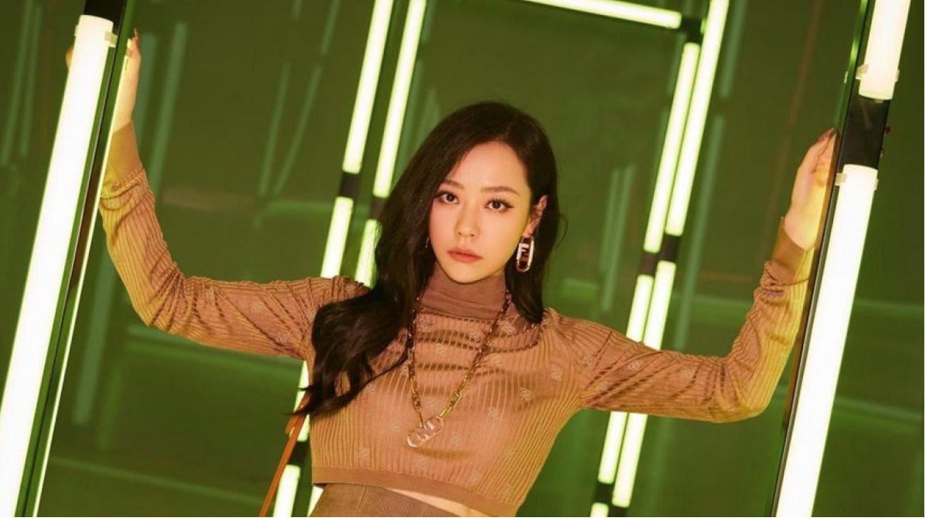 Chinese singer Jane Zhang intentionally infects herself with coronavirus, faces backlash online