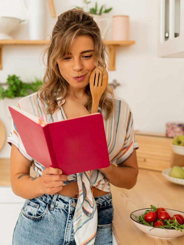 Must-reads books for aspiring chefs and foodies - BreezyScroll