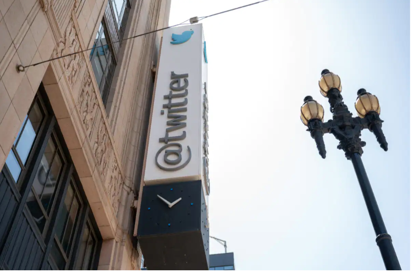 Twitter orders workers at Asia HQ to clear desks, work from home