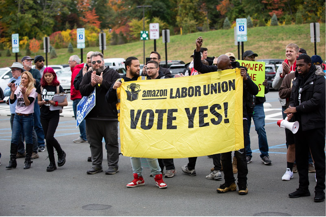 Amazon threatened workers and broke union labor laws, rules US judge