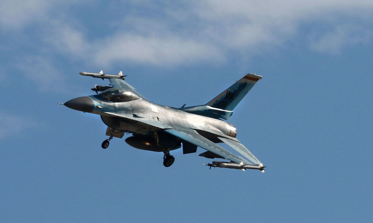 Breezy Explainer: Pros of having fighter jets and why does Ukraine want them?