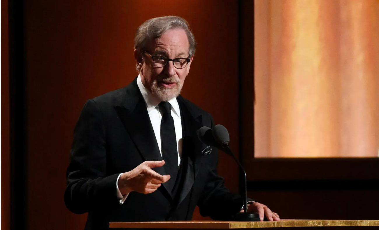 Steven Spielberg believes alien exists; accuses govt of hiding info