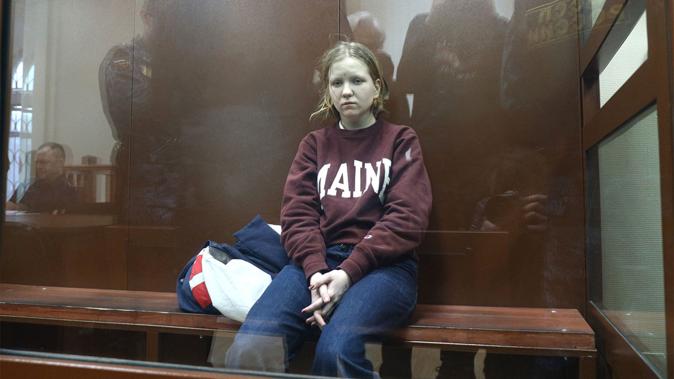 Darya Trepova charged with terrorism, will be detained for two months