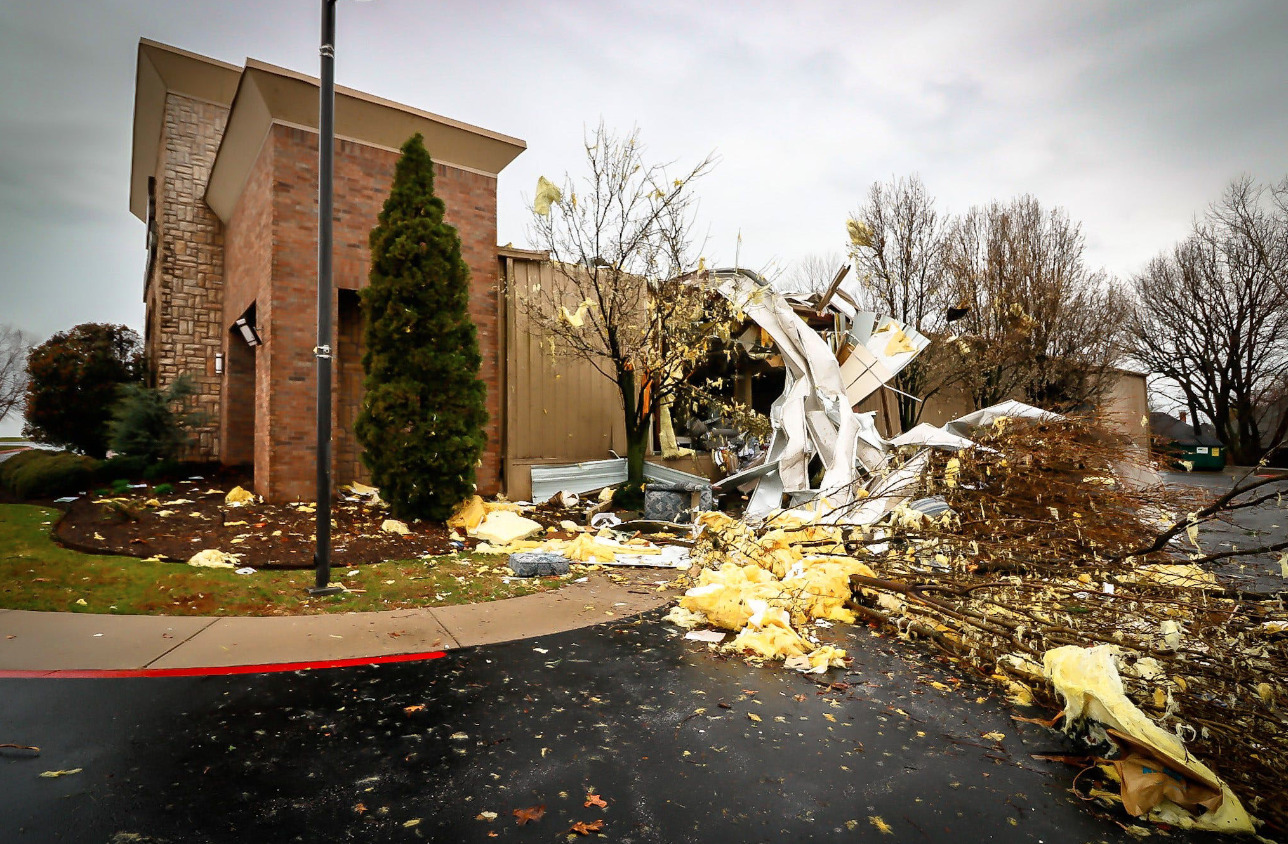 Arkansas town “basically cut in half” as tornadoes kill 26 in US South and Midwest